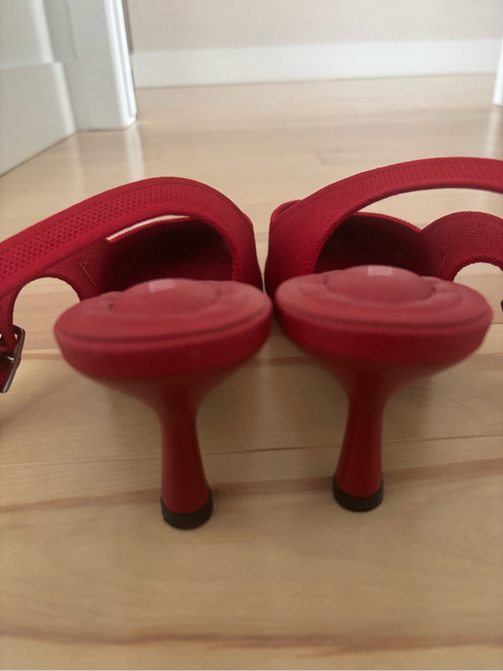 VIVAIA Red Pointed Slingback Kitten Heels - Picture 3 of 5